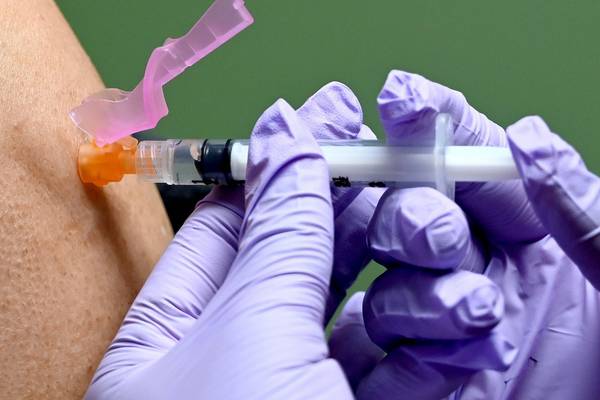 Delivery of flu vaccines to Ireland delayed by two weeks, says HSE
