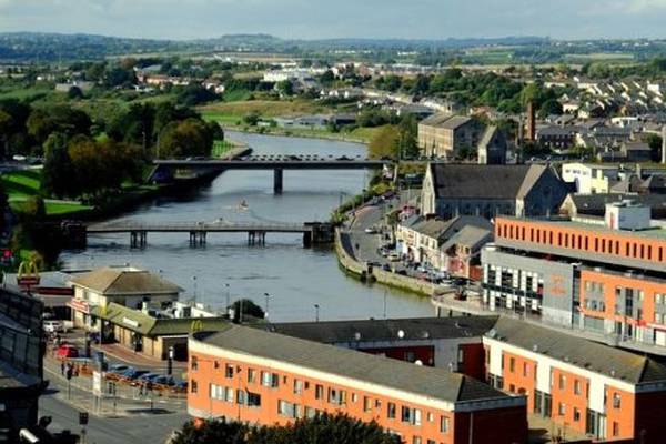 Gerry Adams backs city status for ‘prime spot’ Drogheda
