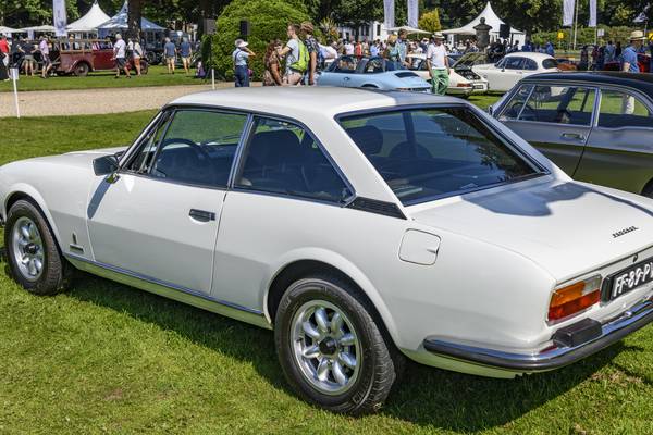 Driving the Peugeot 504 – a perfect car for troubled times