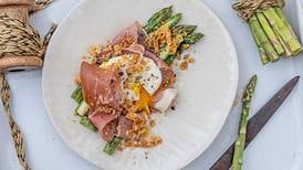 Grilled asparagus with poached egg, smoked ham and Gruyère cheese crisp