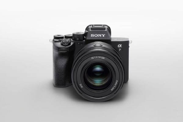 Tech Tools: Sony pitches new Alpha 7 IV as the ultimate hybrid camera
