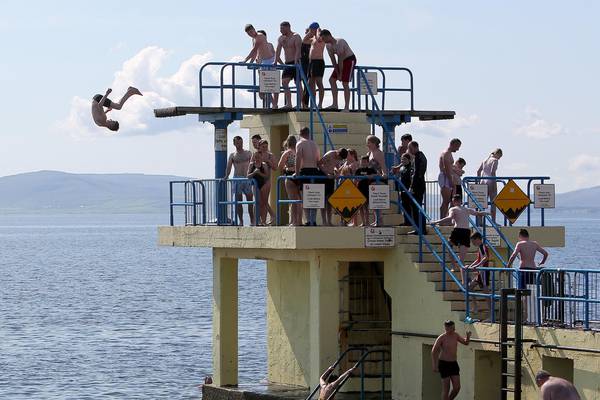 Council closes Salthill diving tower over social distancing problems