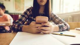 Nearly half of students favour school smartphone ban
