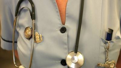 Public hospital consultants working longer in private practice than allowed