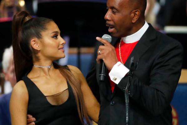 Bishop apologises for way he touched Ariana Grande at Aretha Franklin’s funeral