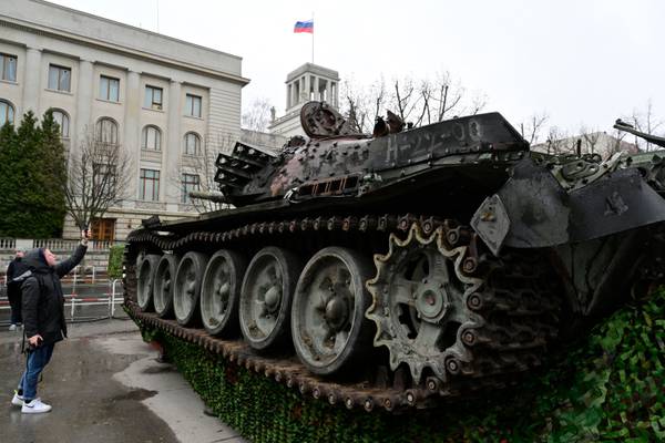 Ukraine protest: Russian tank parked outside embassy in Berlin