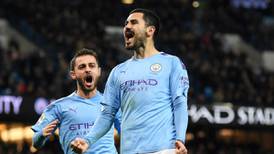 De Bruyne and Mahrez inspire Manchester City as they sneak up on Foxes