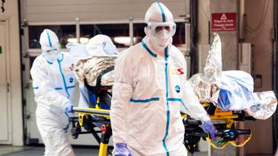 Experimental Ebola vaccine passes early safety test