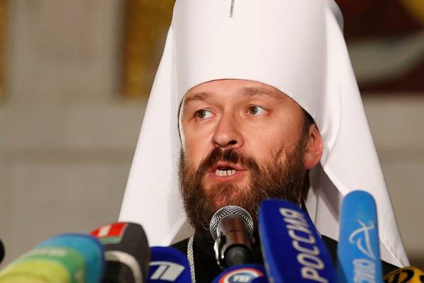 Kremlin concerned as Russian church splits with Constantinople