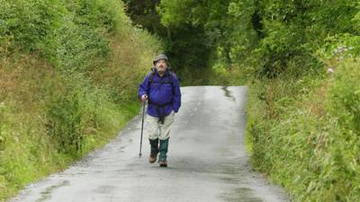 Tributes to ‘outstanding journalist’ Seán Mac Connell