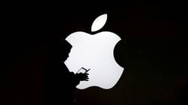 Corporate tax: Apple brings its cash home