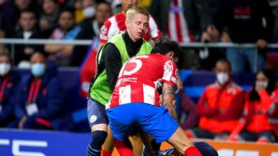 Felipe sent off late as Manchester City battle past feisty Atlético Madrid