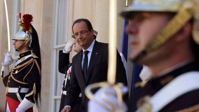 Hollande considers parliamentary vote on military intervention in Syria
