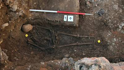 English cities draw swords over Richard III’s final resting place