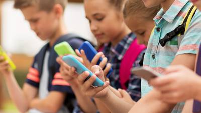 Parents to be encouraged not to buy smart phones for primary school children