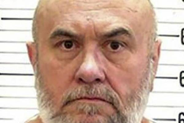 Tennessee executes inmate by electric chair for first time since 2007