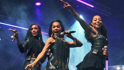 En Vogue: like a volcano meeting a lightning bolt