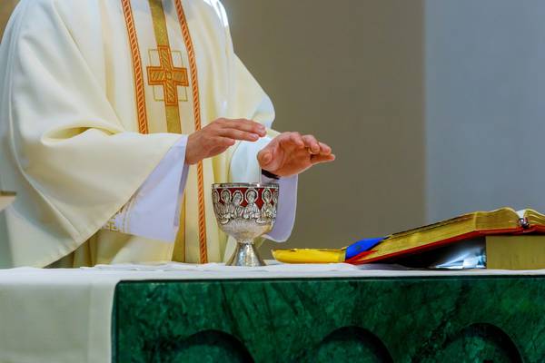 Parents should pray daily for children to join the priesthood, congregation told