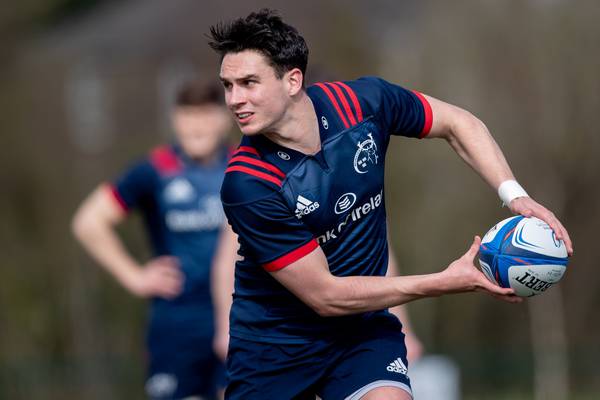Joey Carbery signs Munster contract extension until 2022