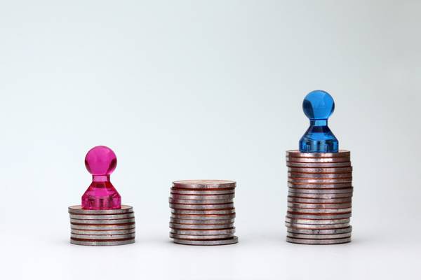 Women earn €25,000 less than men in financial sector