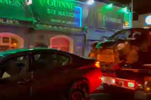 Gardaí seek driver of vehicle that hit parked cars outside Limerick venue on busy Friday night