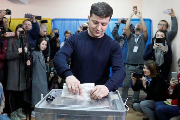 Ukrainians go to the polls after bitter presidential campaign