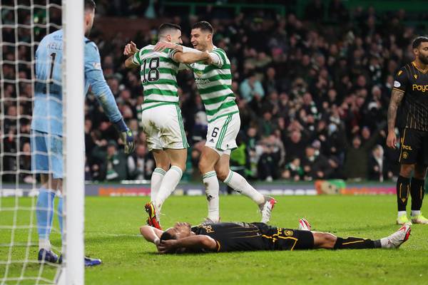 Celtic edge past Motherwell to stay on the coat-tails of Rangers