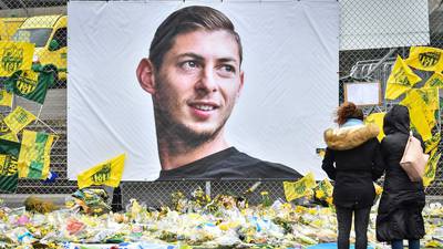 Emiliano Sala plane fell hundreds of metres in seconds, say investigators