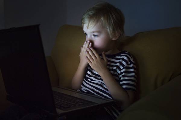 Phone, kettle, black: Is your screen use setting a bad example to your kids?