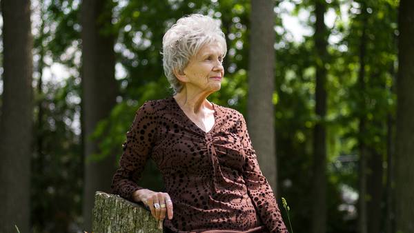 Alice Munro obituary: Writer of short stories that were novels in miniature