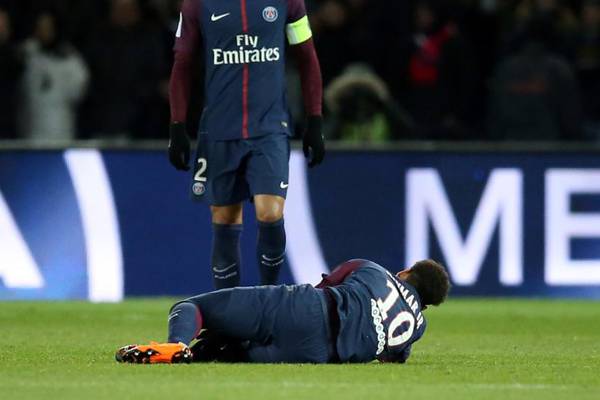 Neymar's World Cup prep disrupted by broken metatarsal