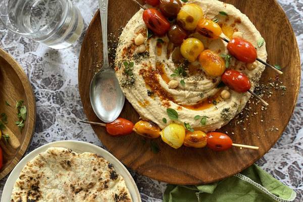 Barbecued tomatoes with lemon and harissa hummus