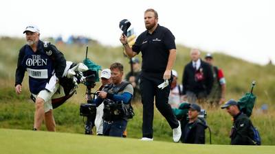 Lowry calls the shots to share halfway lead at British Open