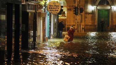 Cork city  escapes  high tide flooding as wind changes