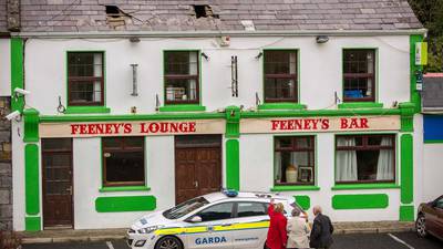 Search for ‘hole in the roof’ gang after raid on Sligo business