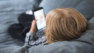 Girls who get phones earlier fare ‘less well’ in behavioural adjustment - study