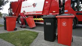 Government to consider banning flat fees for bin collection