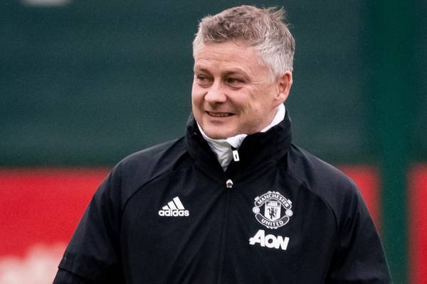 Solskjær criticises Man United players for putting pressure on referee