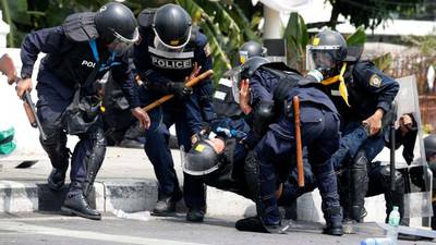 Three killed and dozens hurt in Bangkok clashes