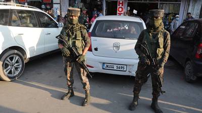 Thousands of workers fleeing northern Kashmir following shootings by militants