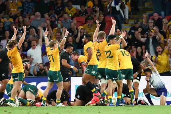 Australia dig deep to pull off win against All Blacks