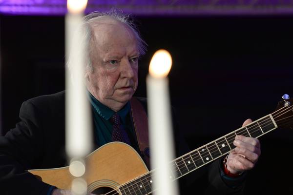 Arty McGlynn obituary: Traditional music’s pioneering guitar man