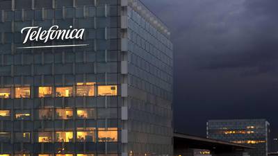 Telefonica  to buy E-plus from KPN