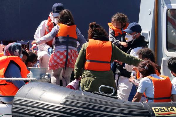 UK armed forces to help deal with migrants crossing channel