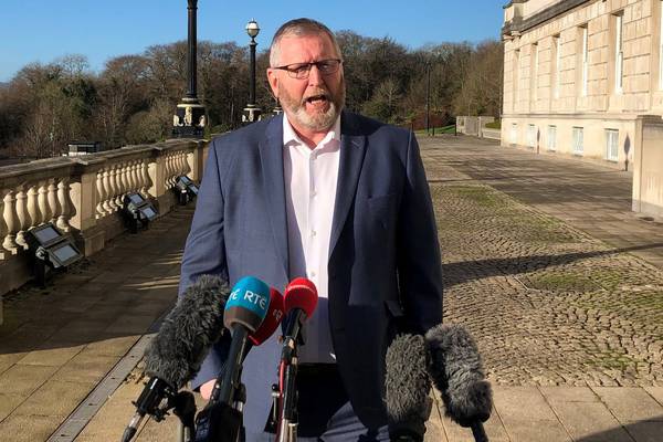 UUP gives unanimous backing to leader Beattie over tweets controversy