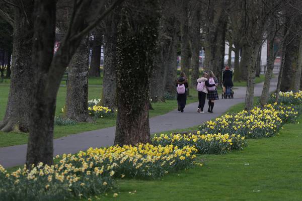 Warmer weather to coincide with lifting of 5km travel restrictions