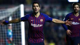 Luis Suarez completes smash and grab raid for Barca