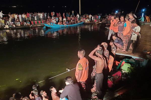 Bangladesh: At least 21 dead, 50 missing after boat accident