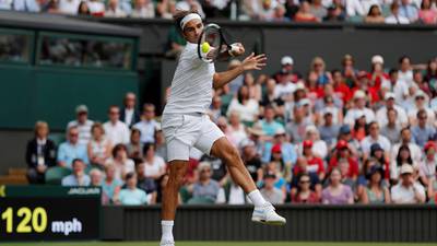 Wimbledon: Roger Federer gives an exhibition in straight-sets win