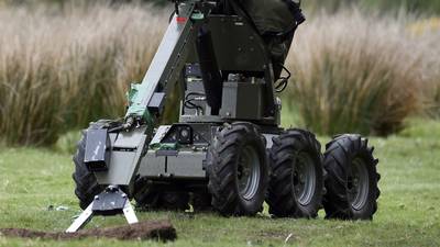Army carry out controlled explosion on suspicious device near Battle of Boyne site